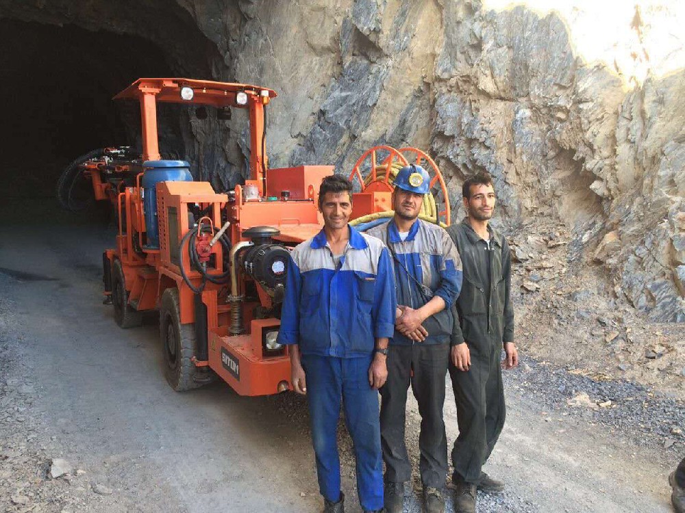 鑫通鑿岩台車(chē)在伊朗礦山